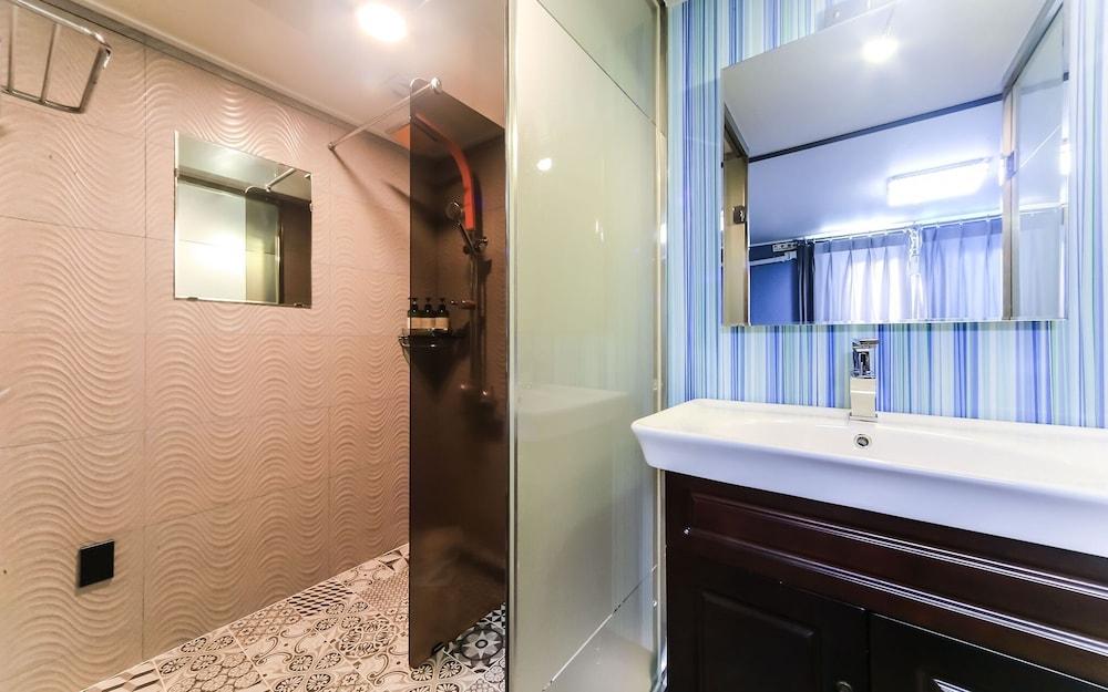 Geoje Jangseungpo Yangpa