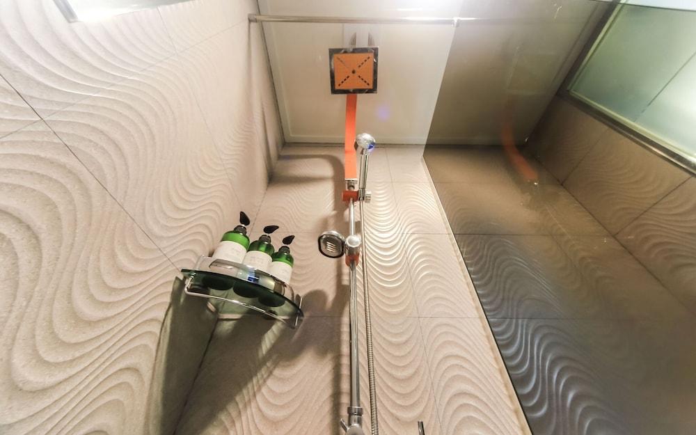 Geoje Jangseungpo Yangpa