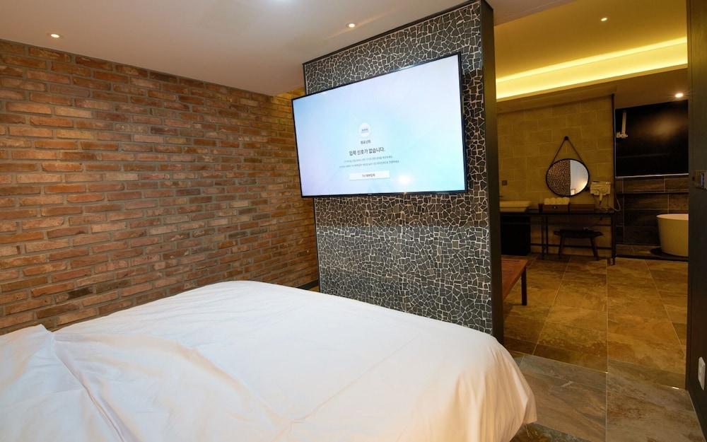 Yeosu K-boutique Hotel