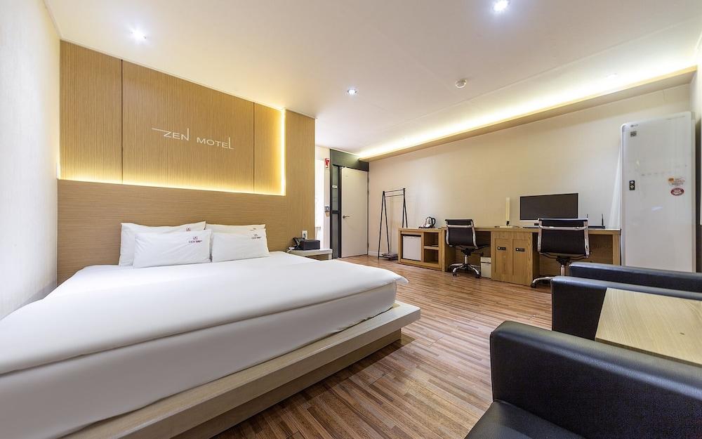 Changwon Jinhae Yongwon Zen