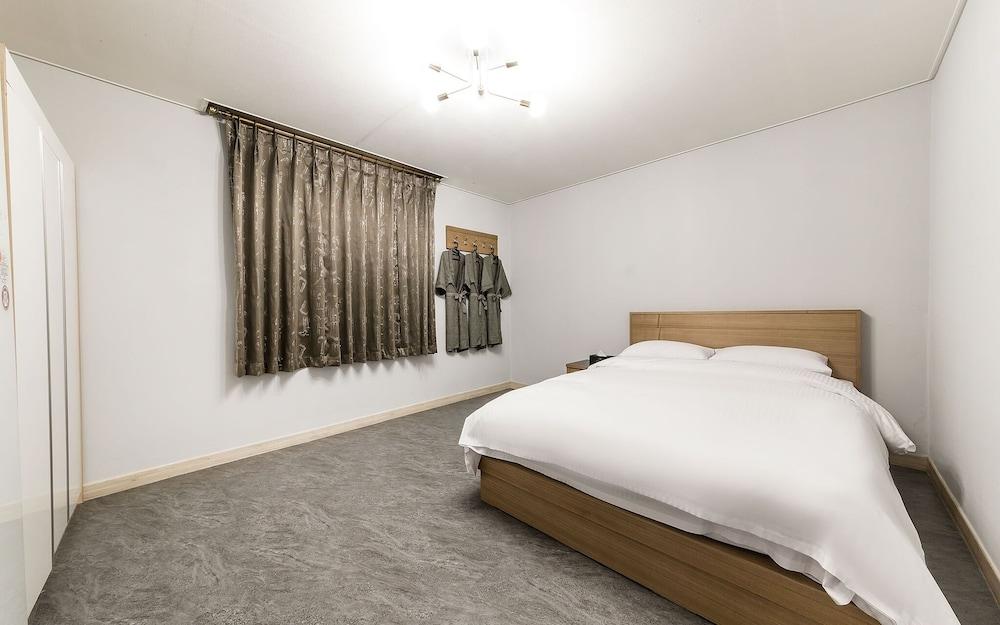 Chuncheon Chocolate Self Check-in Motel