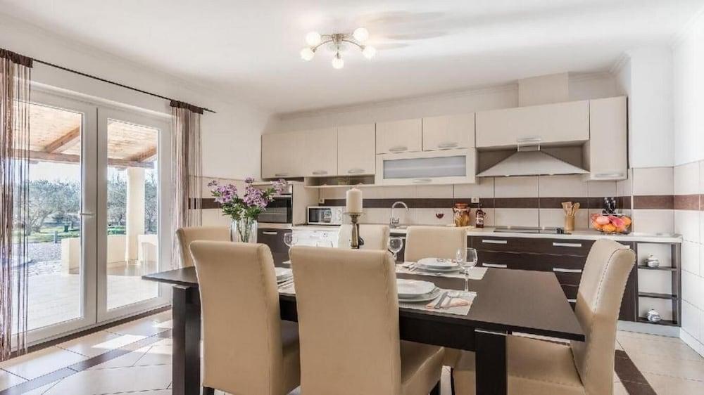 Villa Natur with heated pool