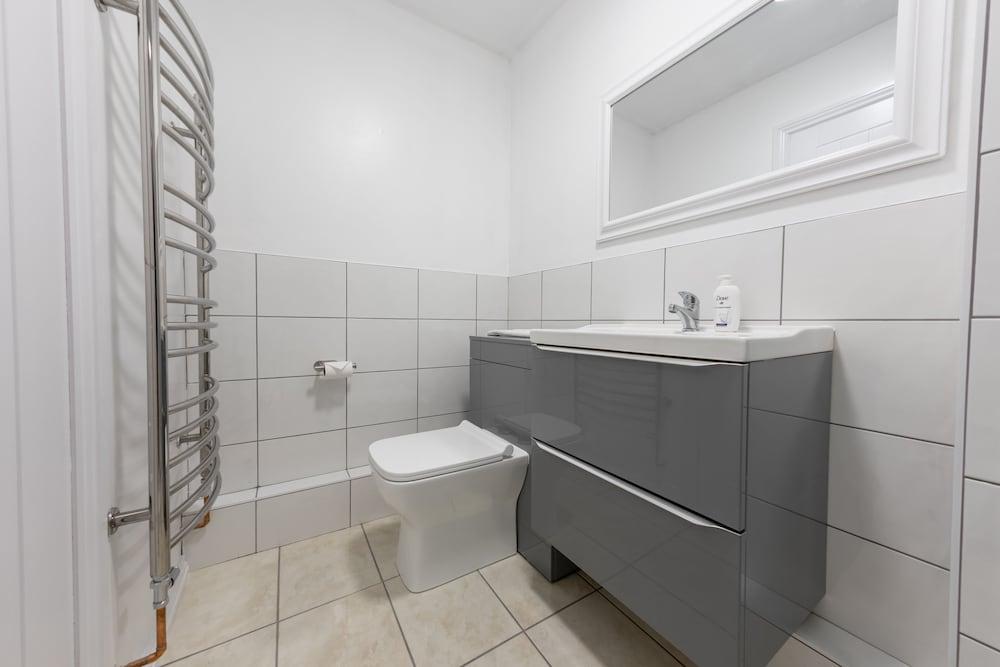 Platform Holderness House