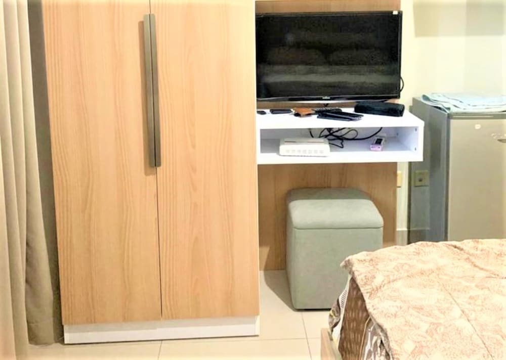 Springlake Apartment Summarecon by Veeroom