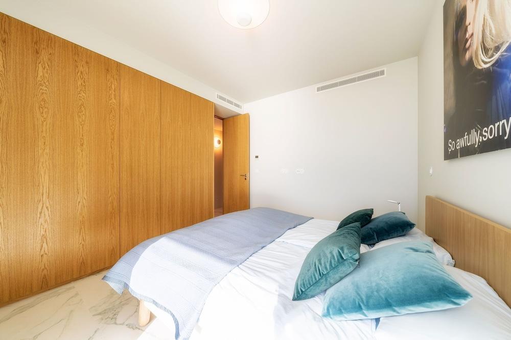 Barreirinha Front-Line Sea View I