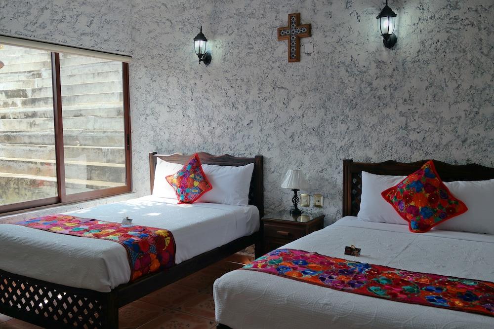 Camino Mexicano Hotel Resort