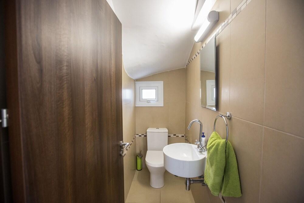 Villa Carmen,2 Minute Walk To Beach