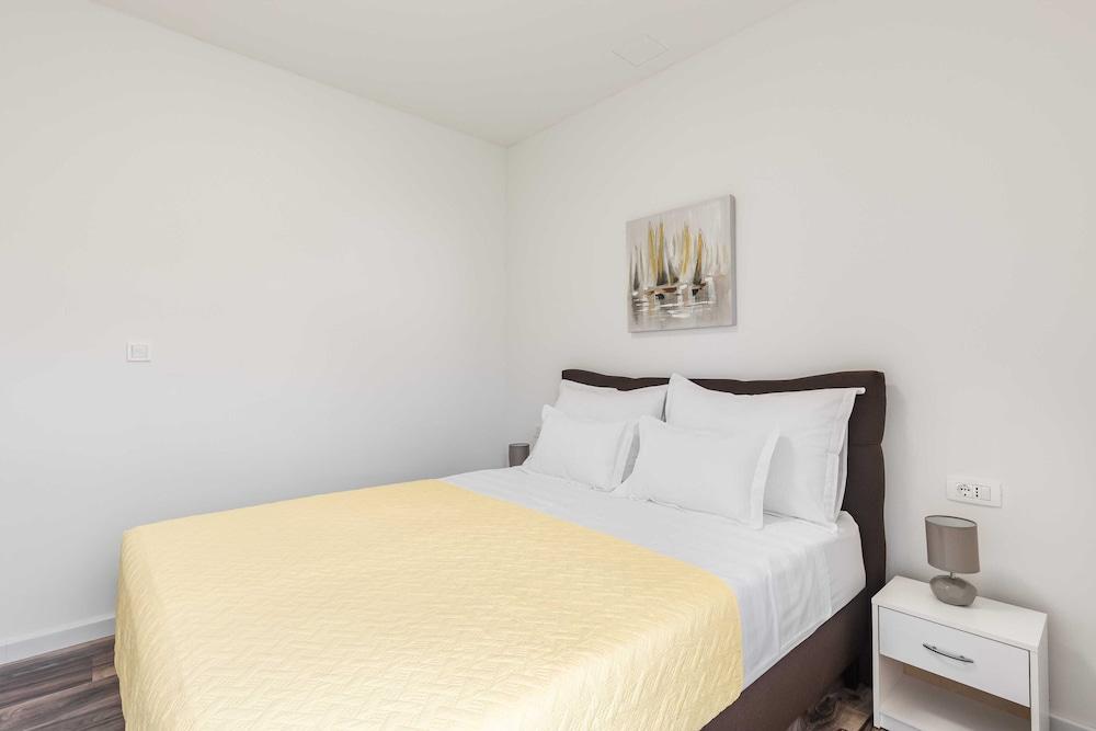 Apartments Villa Salona Sky