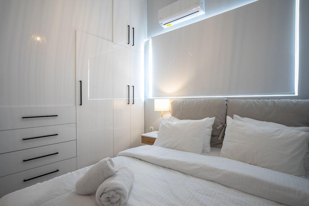 Trojan Affair Residence