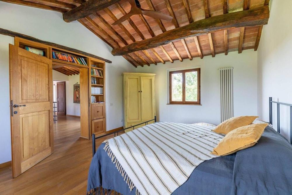 Beautiful 5-bed Villa in Cortona, Private Pool