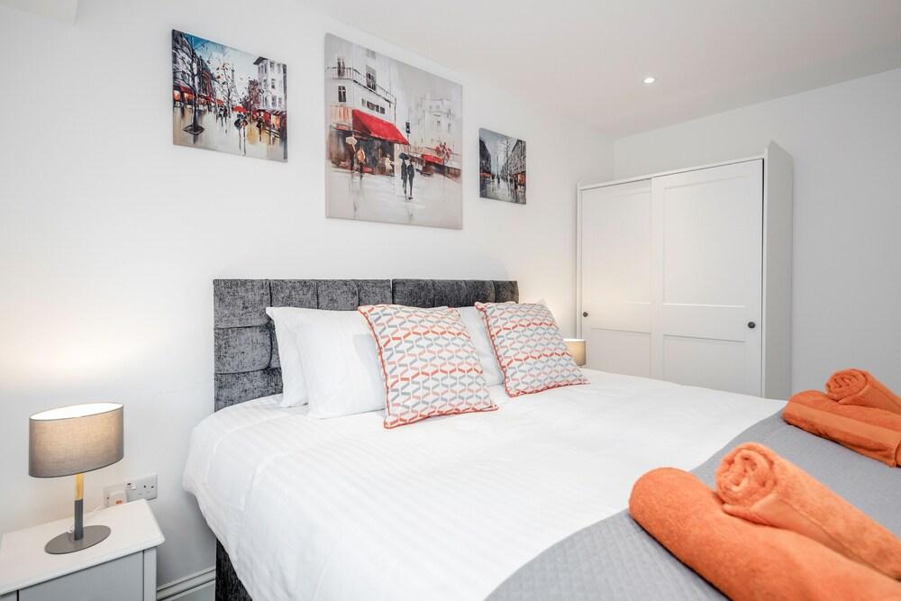Watford Central Apartment - Modernview Serviced Accommodation