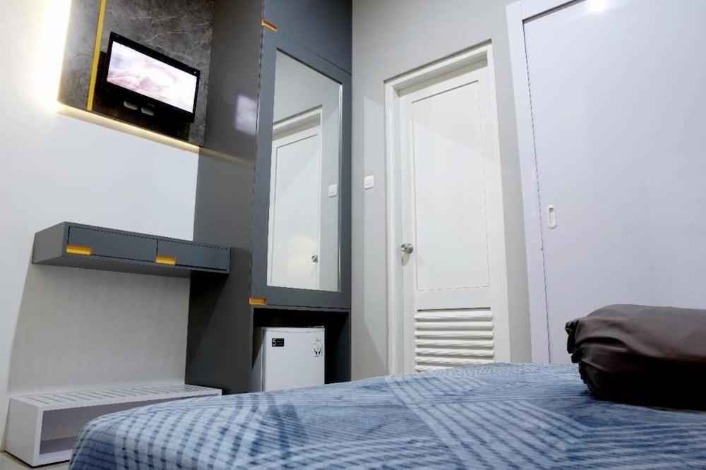 Djuragan Kamar Nogotirto