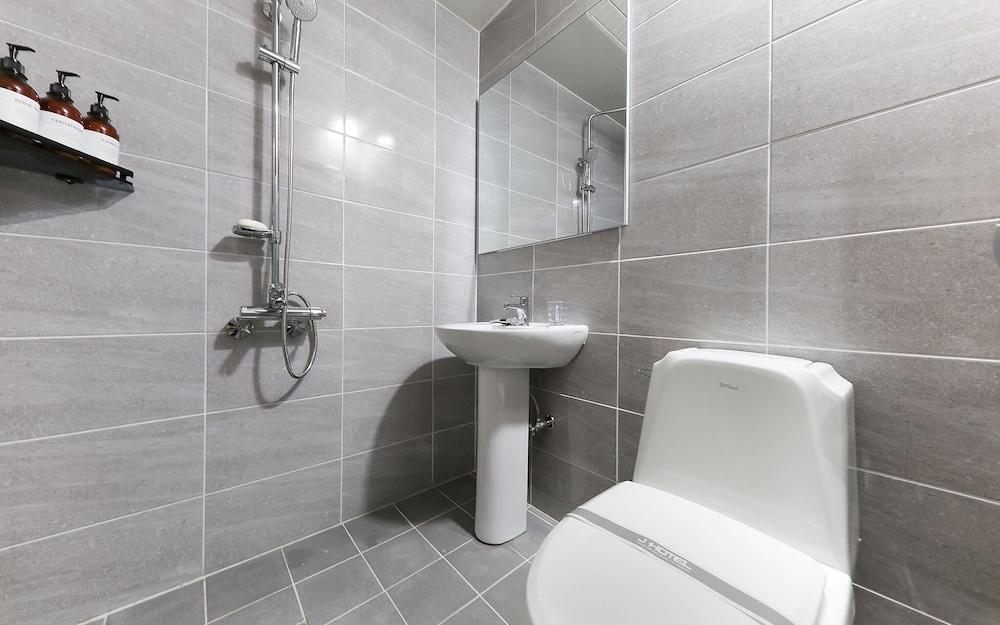 Cheonan Seongjeong J Hotel