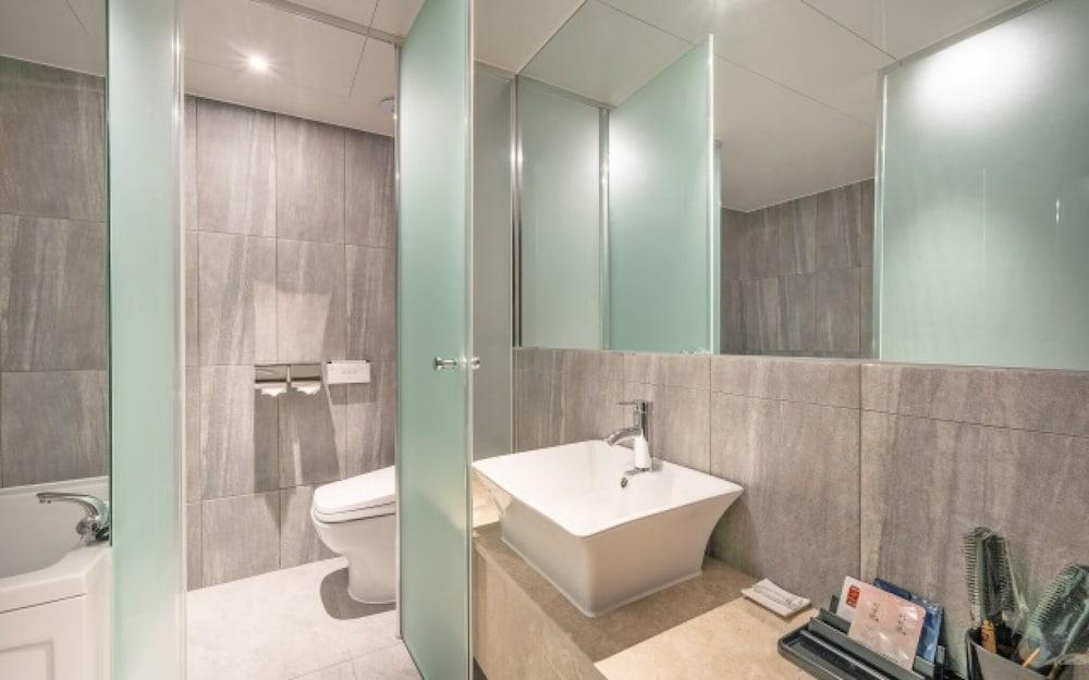 Goyang Stay Bishop Hotel