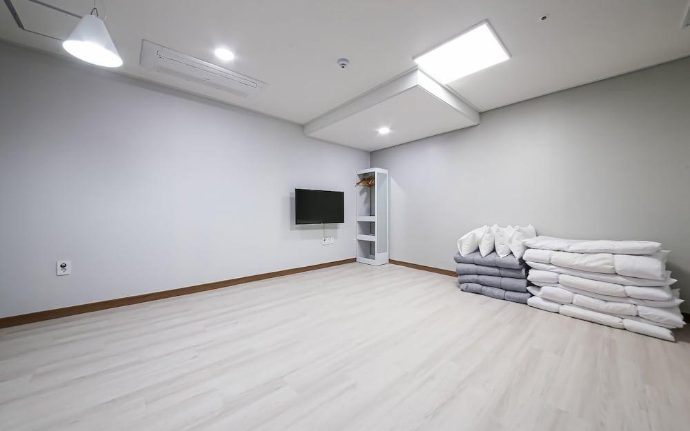 Yeosu Jin Arirang Hostel