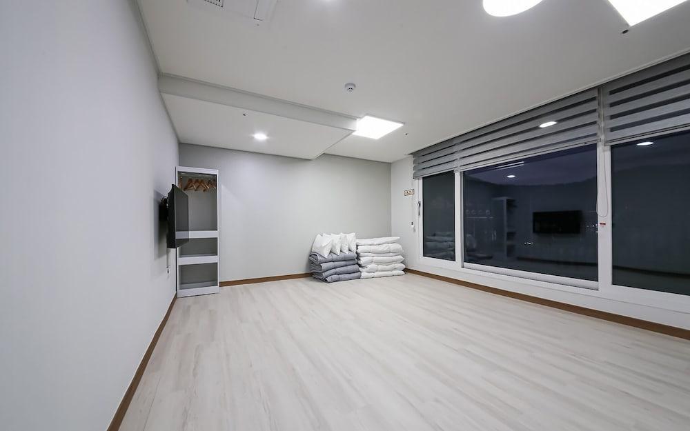 Yeosu Jin Arirang Hostel