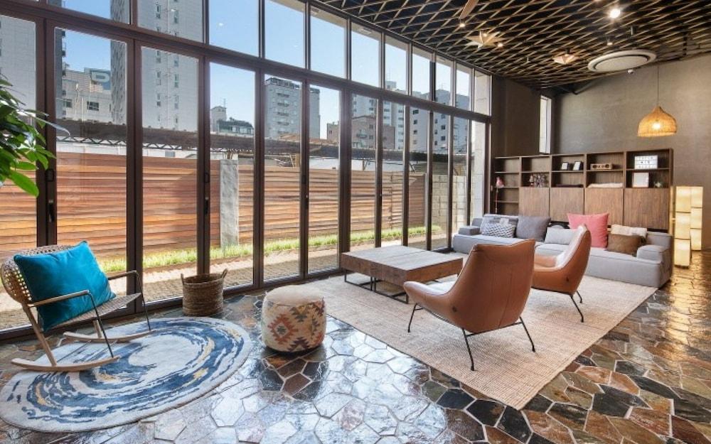 Jungnang Lacozy Stay