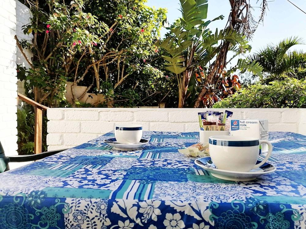 Boathouse Bed and Biscuit - Lower Deck