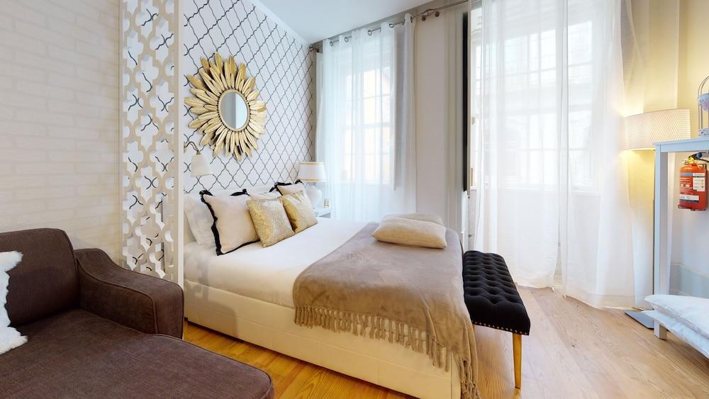 Oporto Golden View Vitória