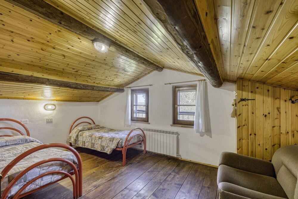 Cornflower Apt With Shared Pool