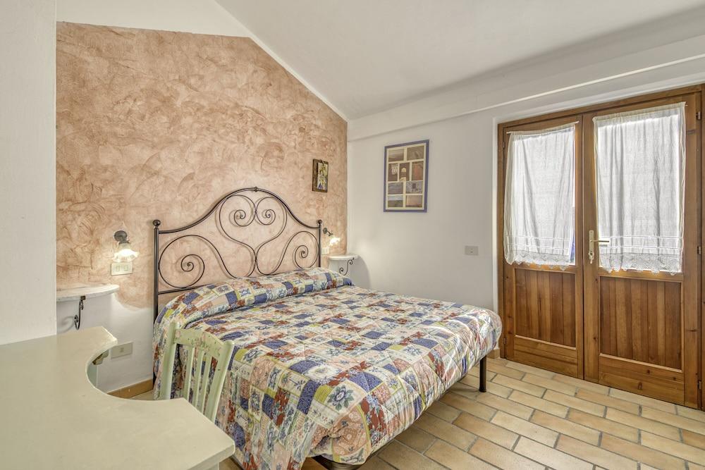 Cornflower Apt With Shared Pool