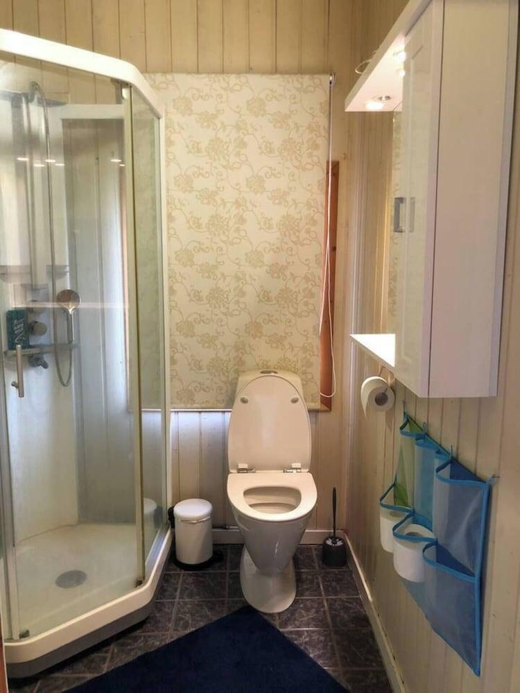 Beautiful 3 Bed Cottage in Ytteroy, With Seaview