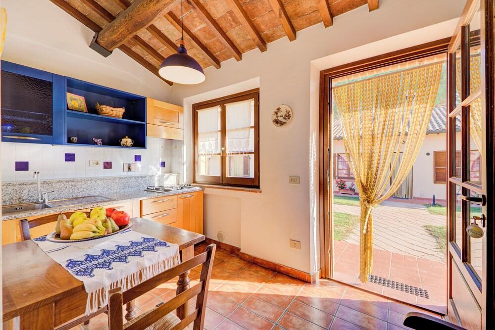 Thyme Apt With Shared Pool