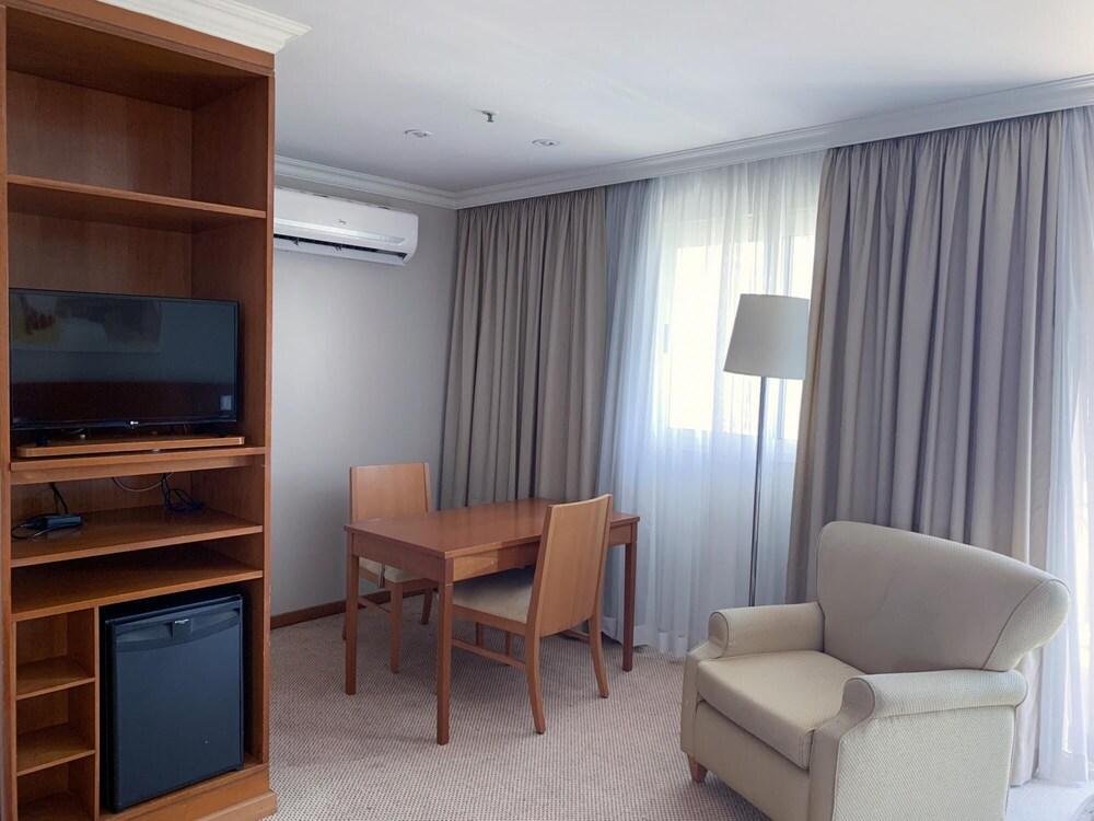 Cavirio T5 Suite Pool Gym Beach