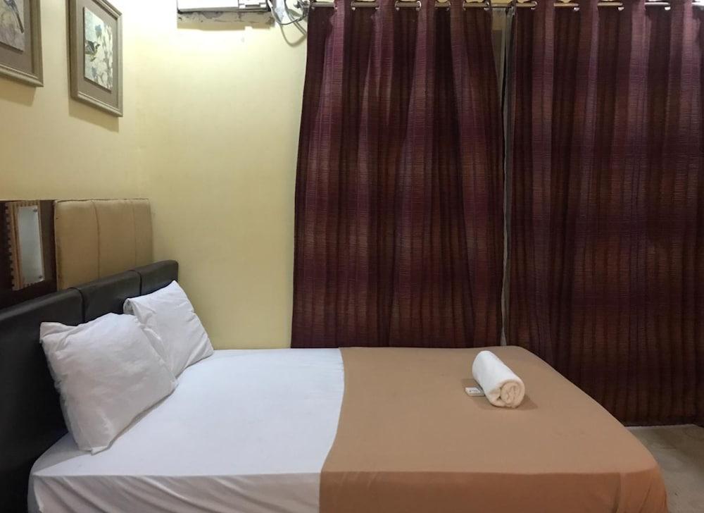 OYO 762 Laurien Hotel