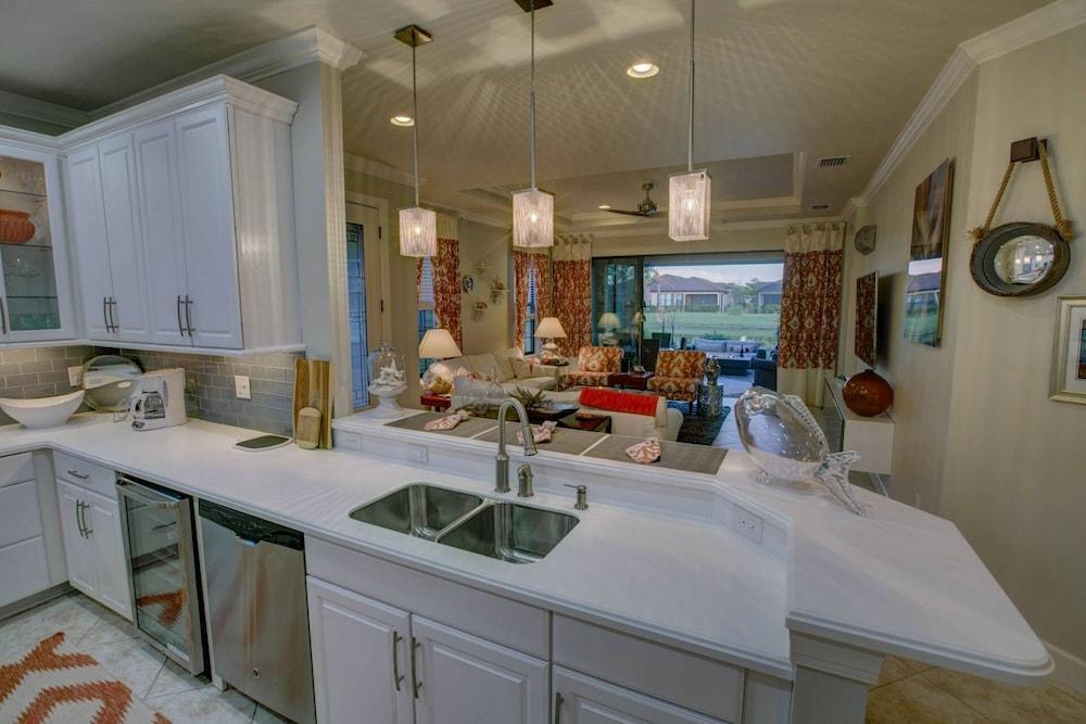 Esplanade by Siesta Key