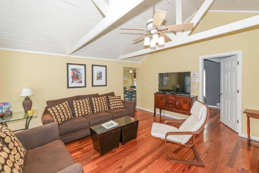 Island Dreams Sunset Suite #3