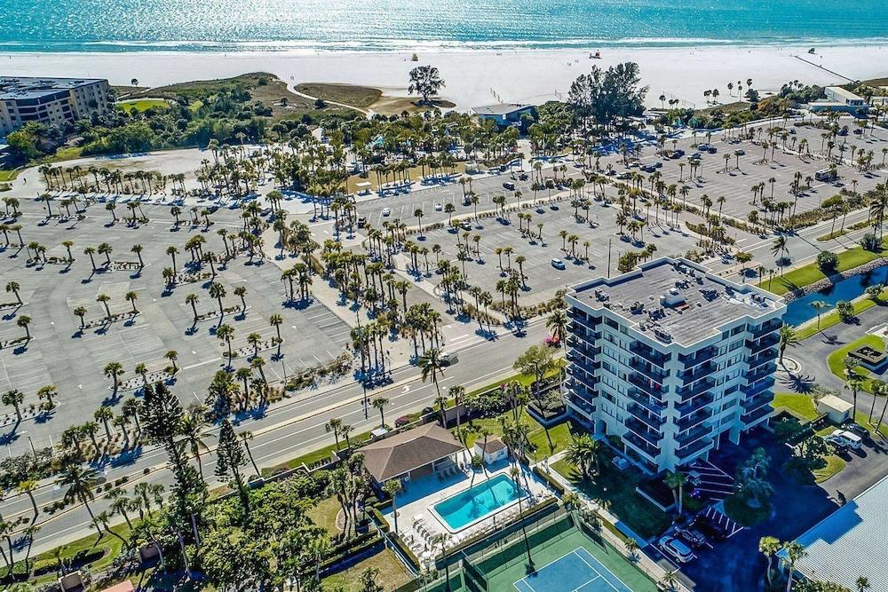 Our House at the Beach -east, 5th FL