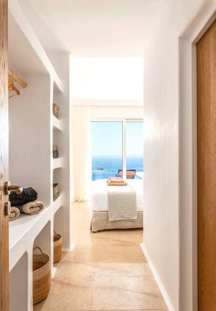 Breathtaking 5 Bedroom Villa With Private Pool