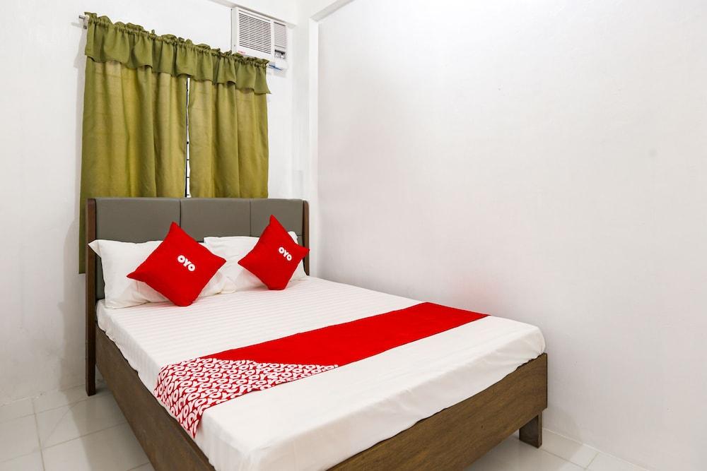 OYO 736 Jade Apartelle