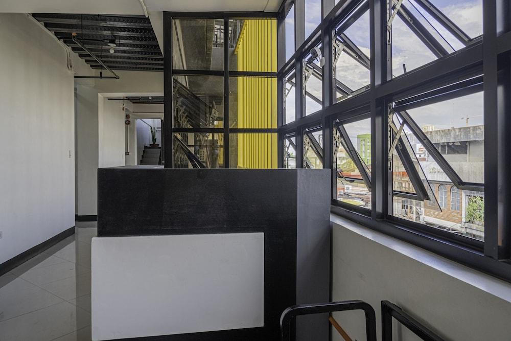 OYO 711 Goff's Place