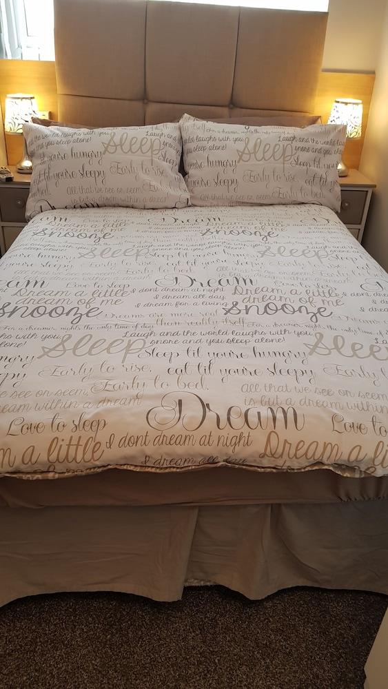 Impeccable 2-bed Apartment in Blackpool