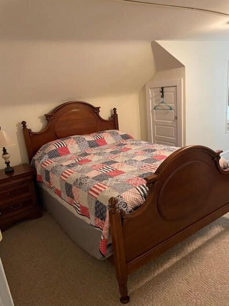 Ww322 East Maple Avenue - Unit 2