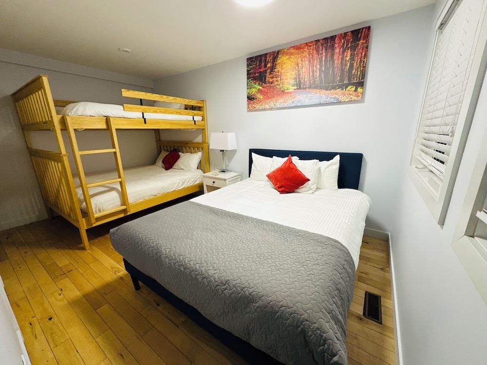 P1 - Private Hot Tub - 3 Bedroom Home - Mountain View