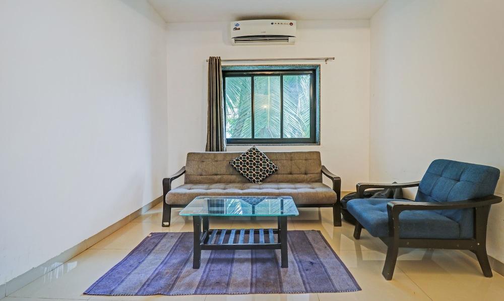 Treebo Aquamarine Arpora With Pool