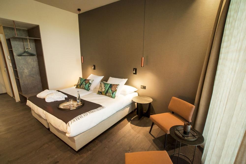 Hôtel Restaurant Port-Conty