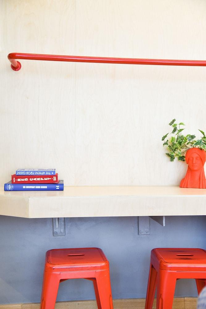 CentraL44 OMG CasuaL Suite