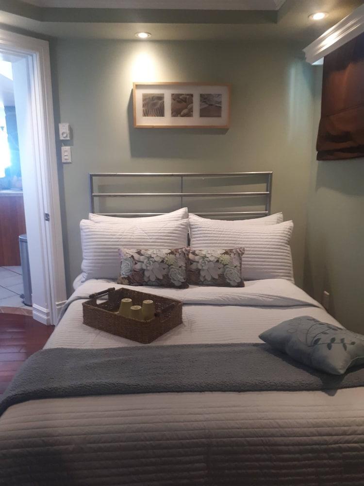 Waterfront Apartment 300742