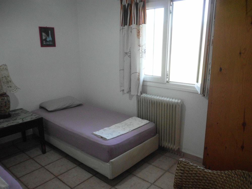 Toms House 4 -----------------------------------