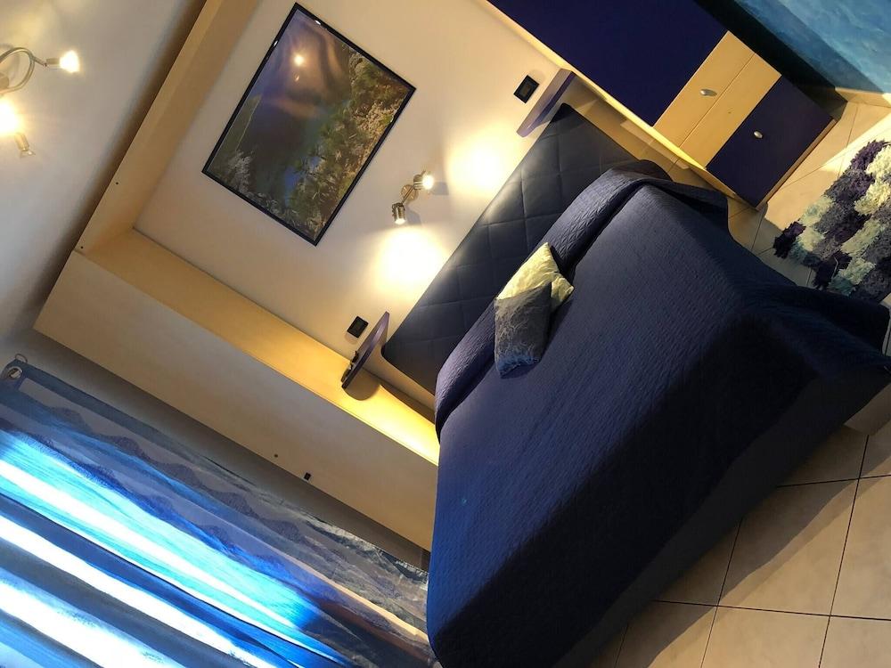 El Nur B b - Blue Room With Private Bathroom