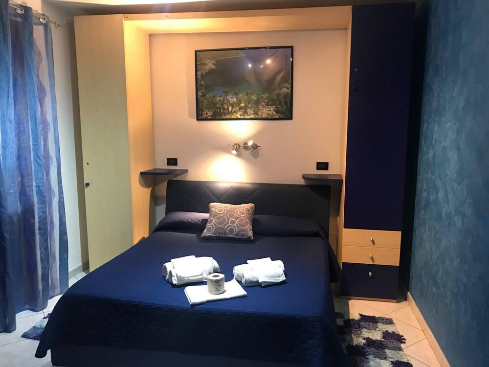 El Nur B b - Blue Room With Private Bathroom