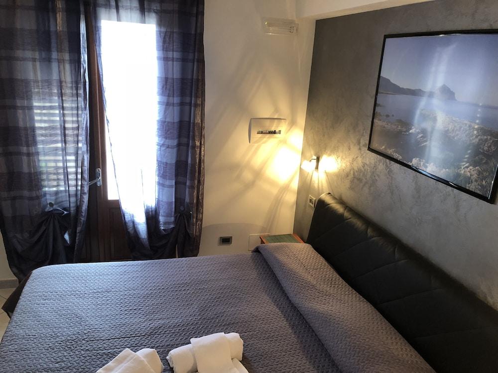 El Nur B b - Silver Room With Private Bathroom