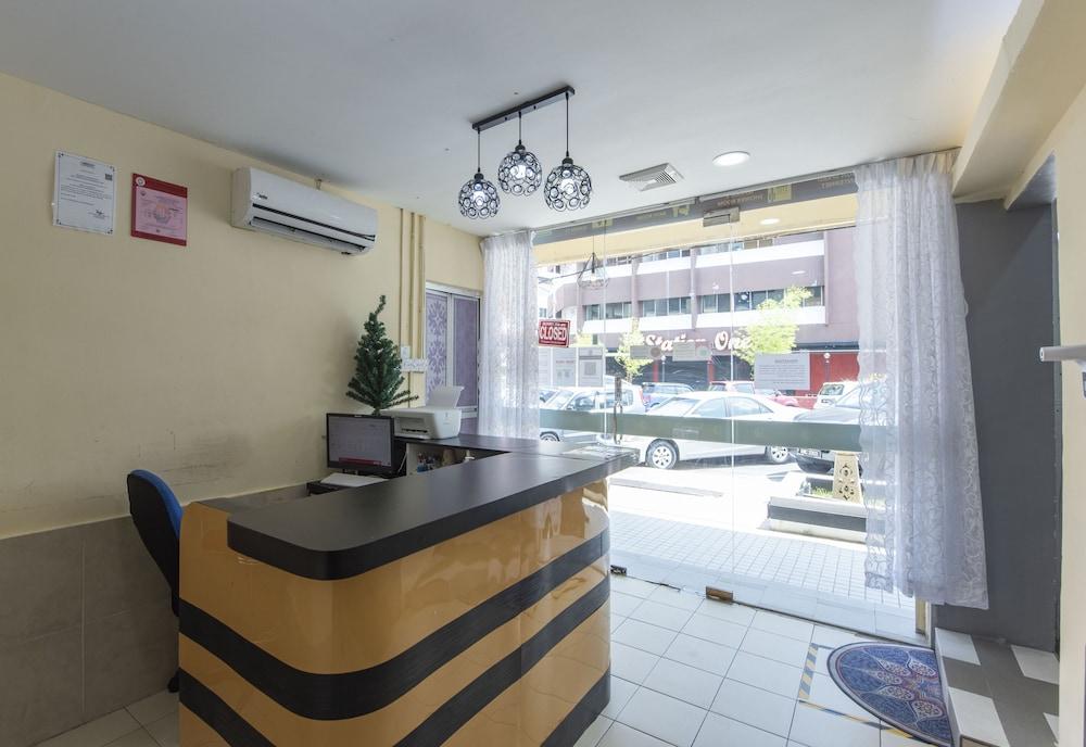 OYO 90254 D Anugerah Hotel