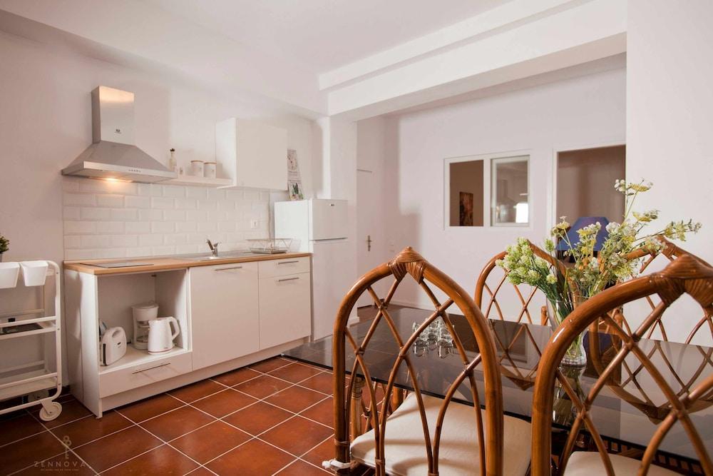 Zennova 31 Kallithea Blue Paradise