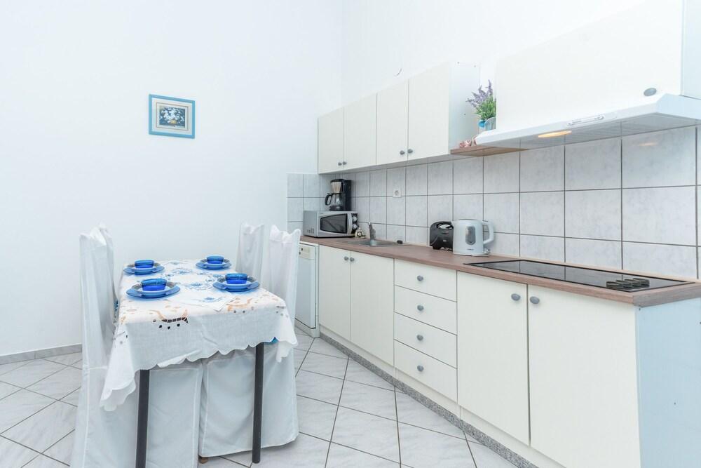 Sunset Blue Apartment