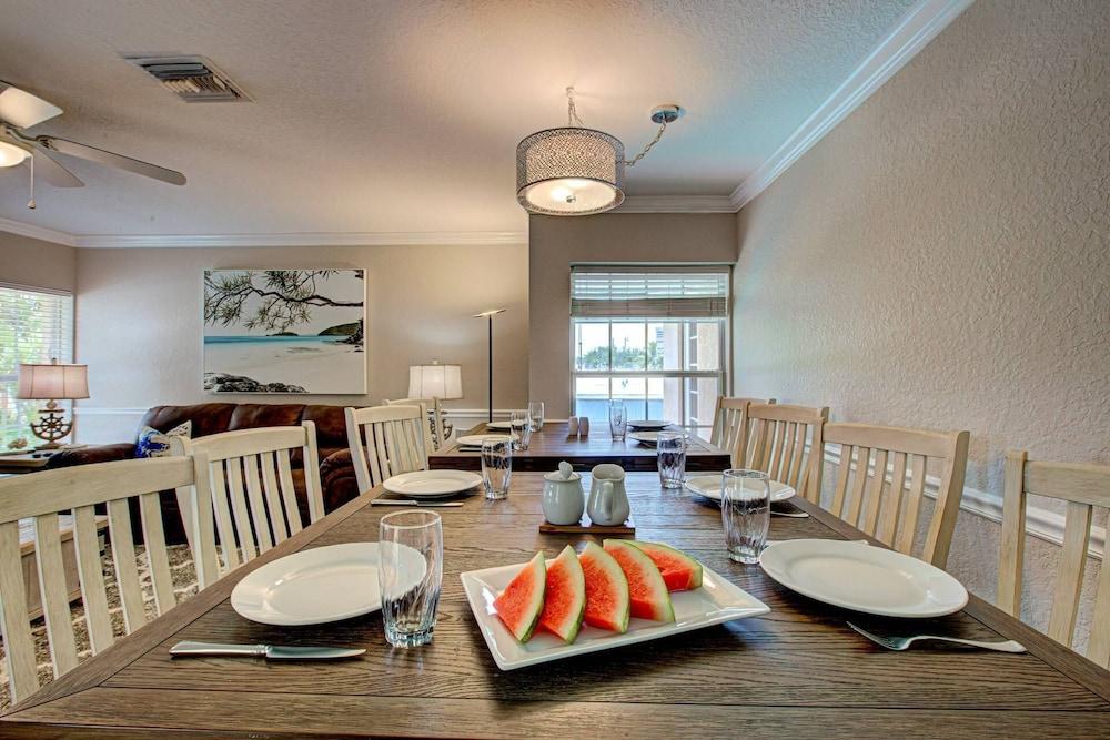 Minorga in Siesta Key Village